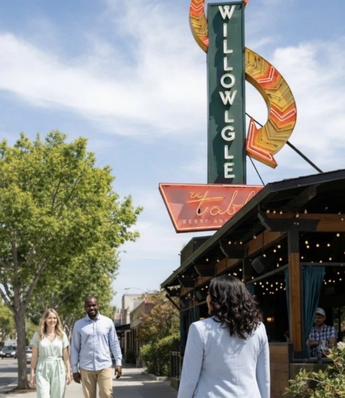 (Square Website Pics)Michelle Elliott, Willow Glen, San Jose, Realtor Square Photos - Michelle Elliott top San Jose Realtor meets with clients