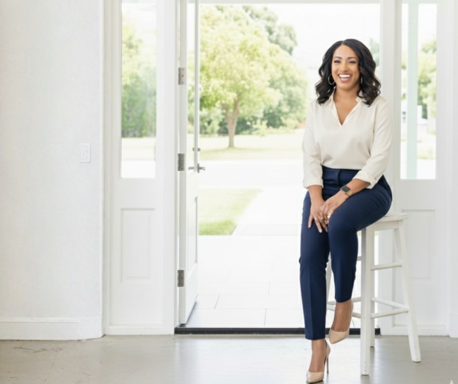 Michelle Elliott, Top Willow Glen, San Jose Realtor, top 1.5% Nation Wide, White shirt